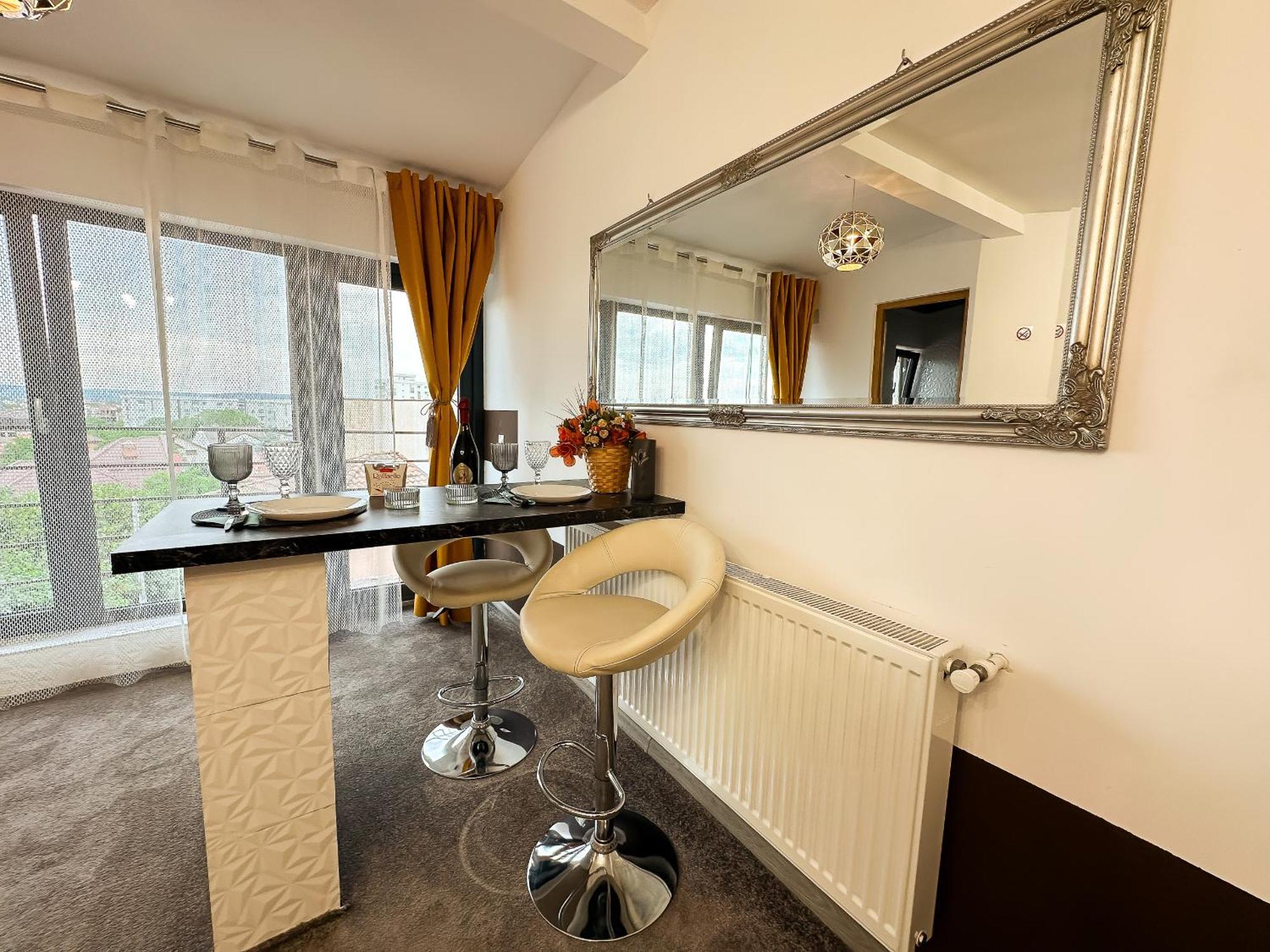 The Royal - Studio With Balcony & Panoramic View Craiova Eksteriør bilde
