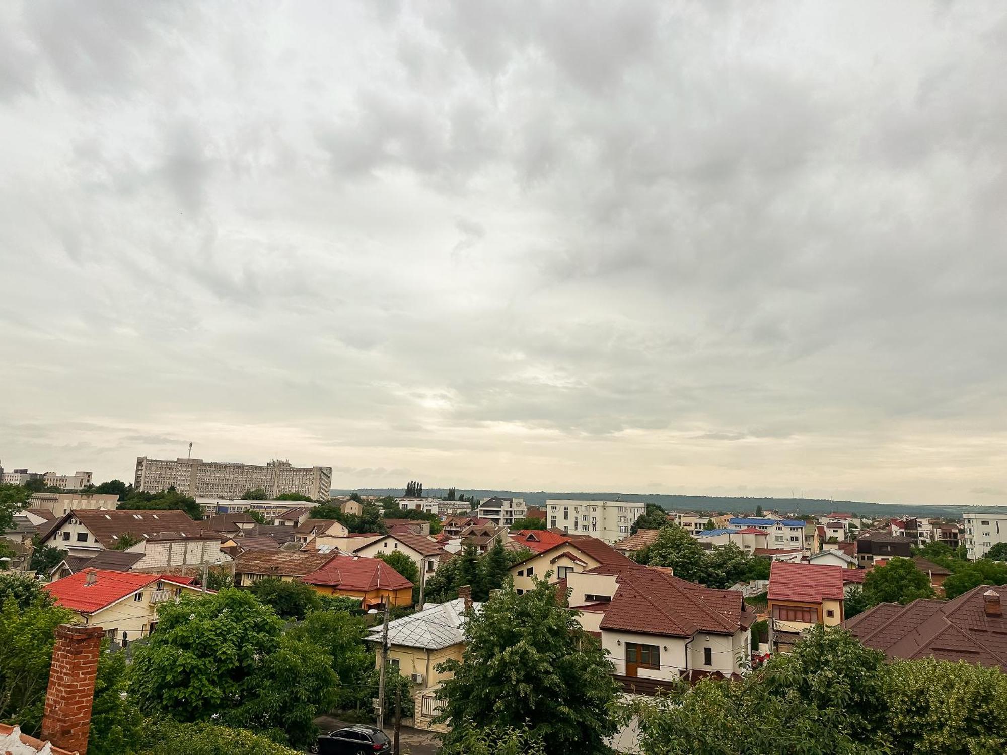 The Royal - Studio With Balcony & Panoramic View Craiova Eksteriør bilde